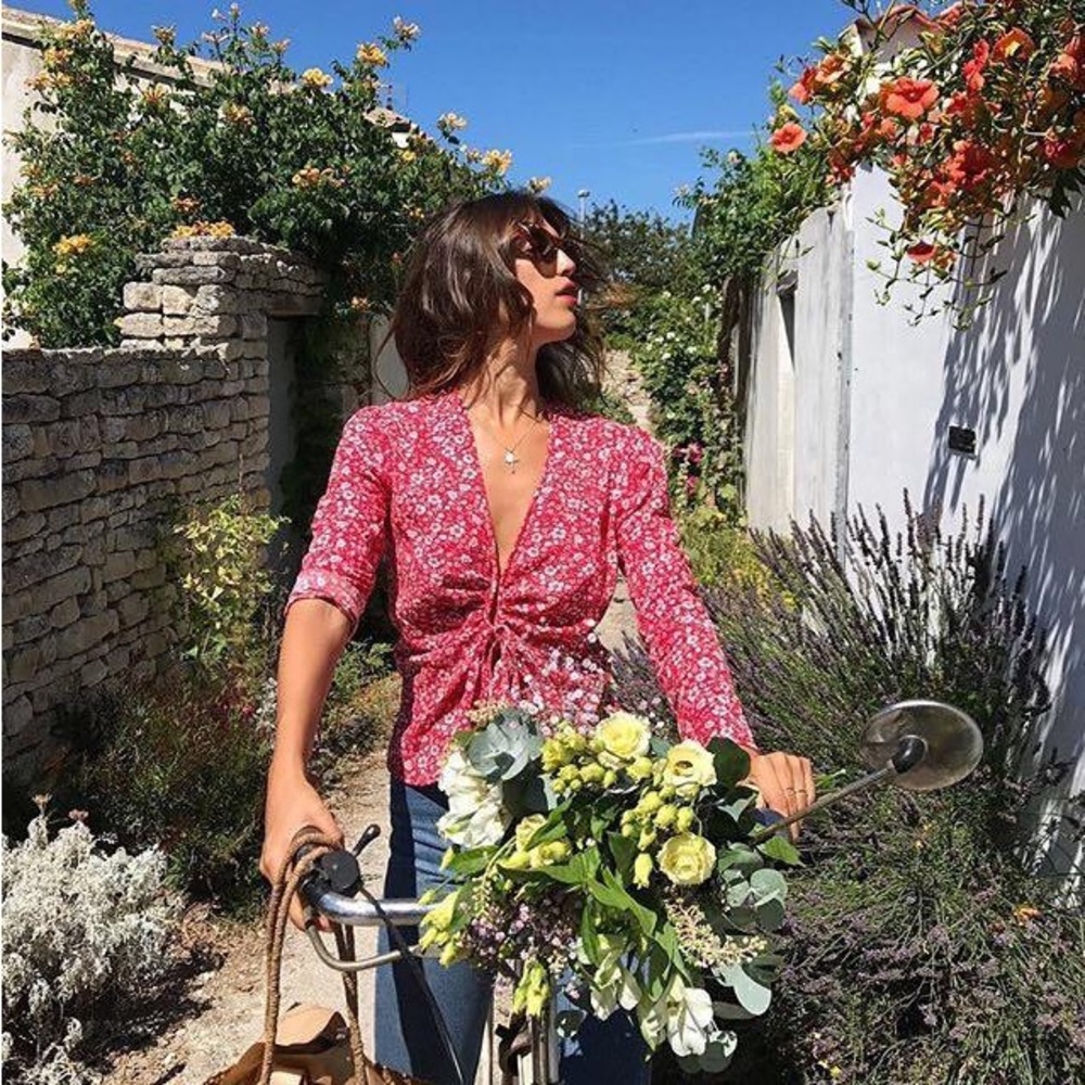 EUC Rouje Yasmine blouse in red floral FR 40